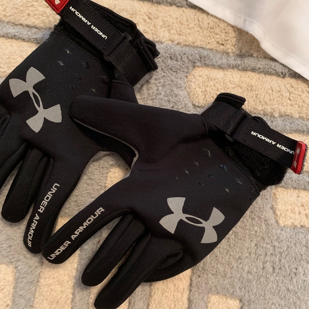 Under armor sports gloves